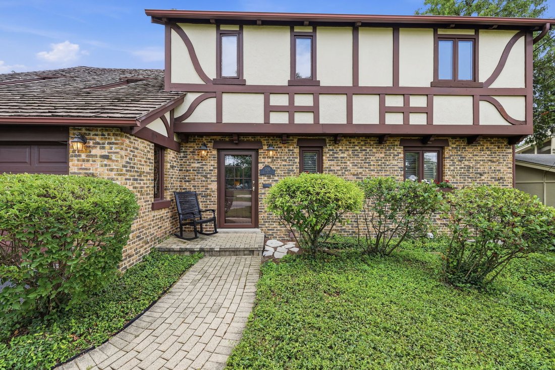 House in Wheaton, Illinois, United States 2 - 18502821