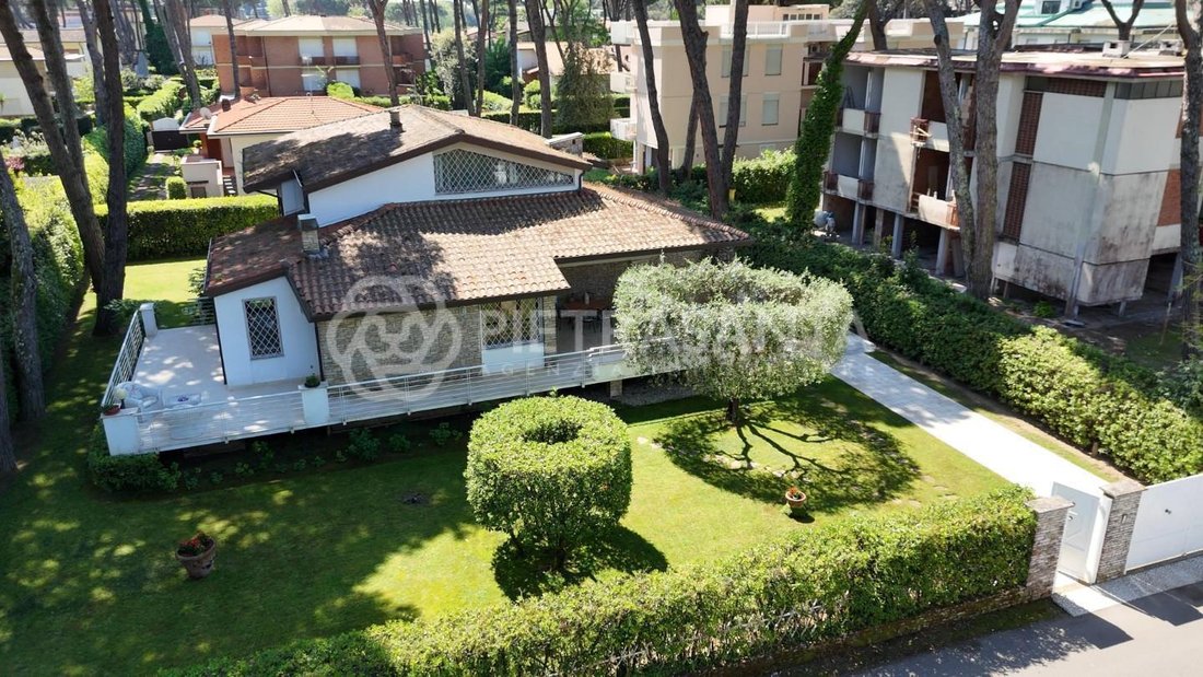 Villa in Camaiore, Tuscany, Italy 5 - 18251275