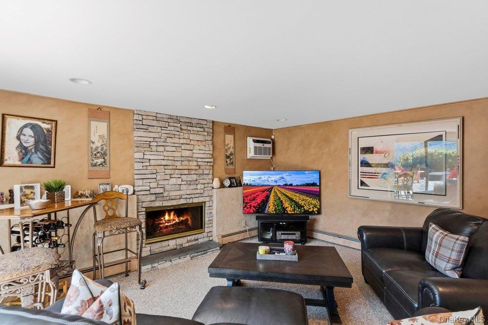 House in Plainview, New York, United States 3 - 18500886