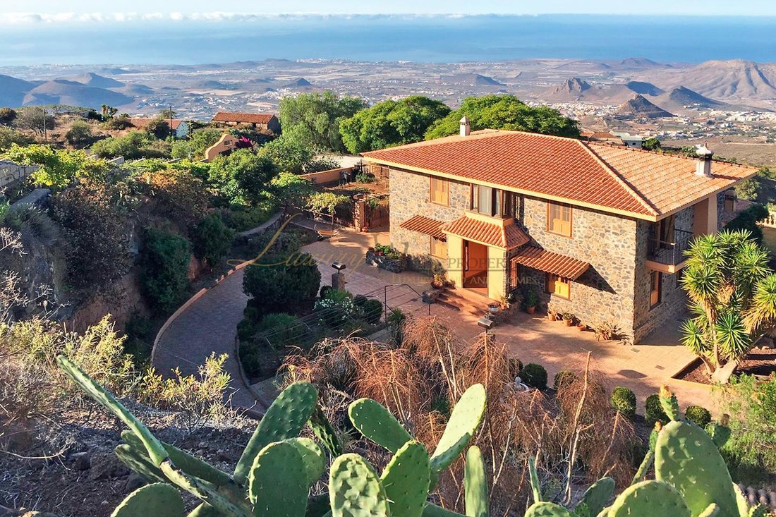 Villa in Arona, Canary Islands, Spain 1 - 18499378