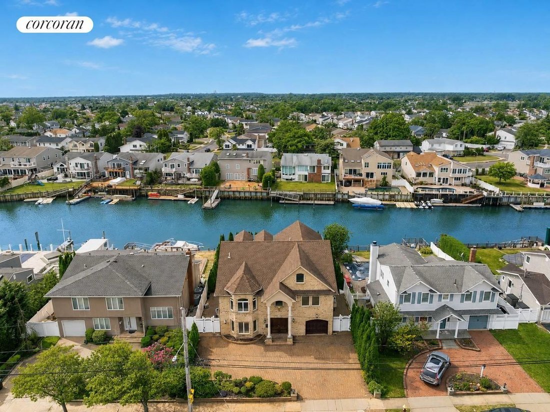 House in Wantagh, New York, United States 2 - 17451213
