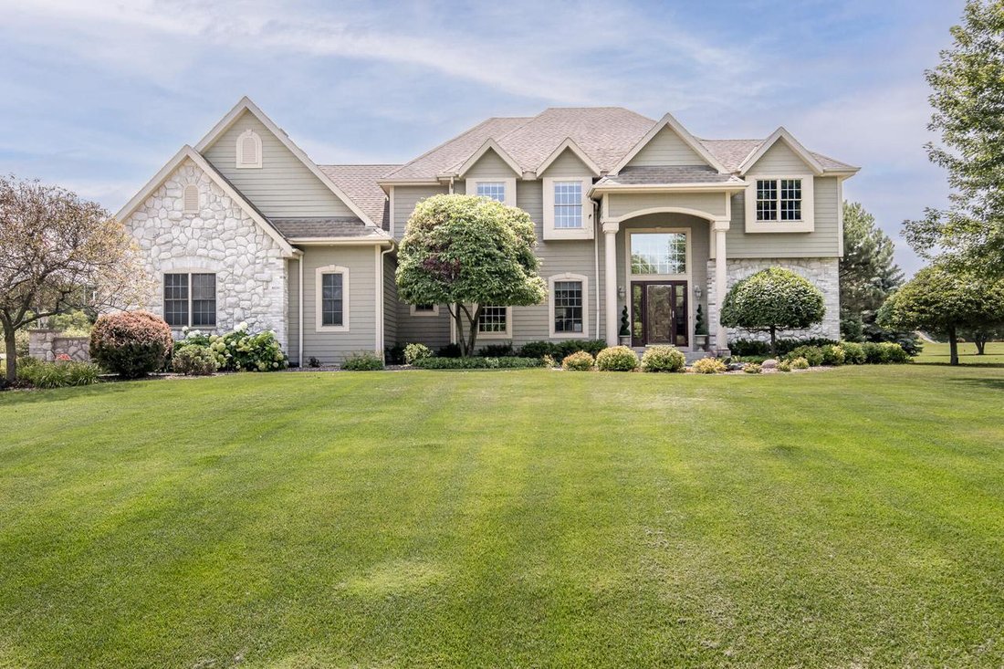 House in Pewaukee, Wisconsin, United States 1 - 18505335
