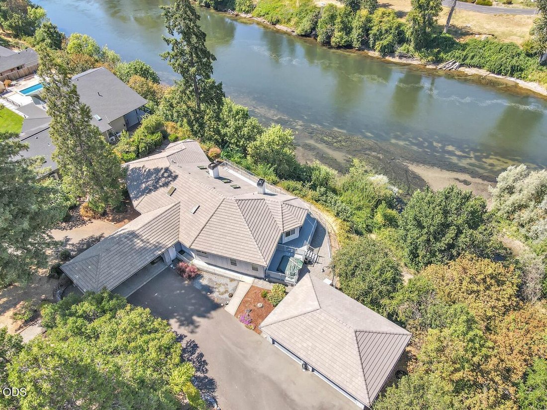 House in Grants Pass, Oregon, United States 1 - 18501732