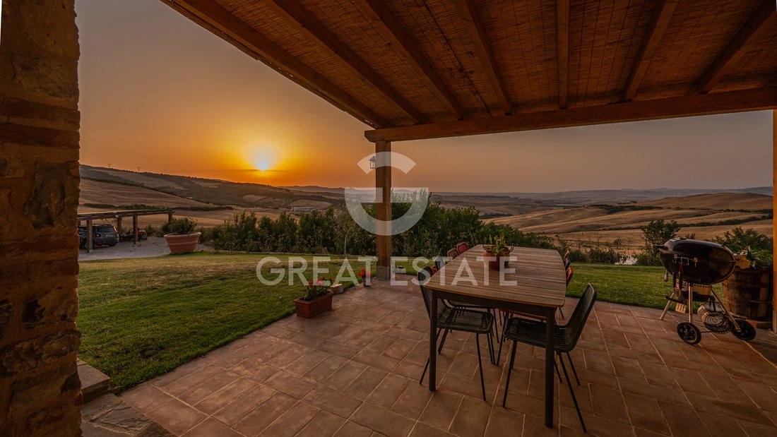 Estate in Castiglione d'Orcia, Tuscany, Italy 1 - 18504025