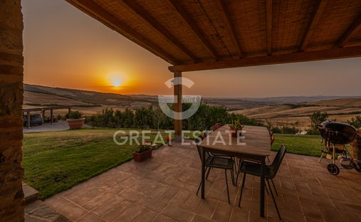 Estate in Castiglione d'Orcia, Tuscany, Italy 1