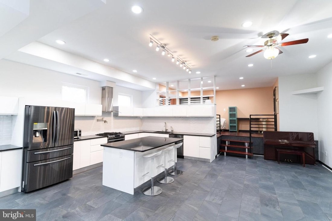 House in Arlington, Virginia, United States 4 - 18506625