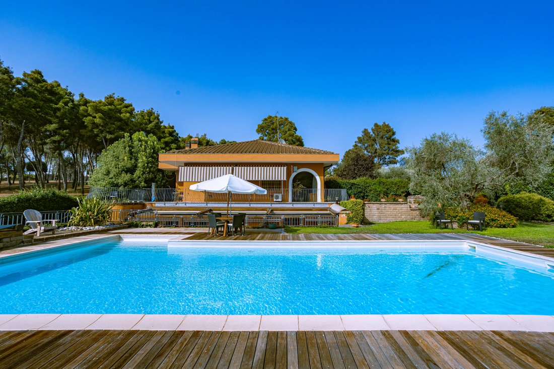 Villa in Infernetto, Rome, Lazio 4 - 18499148
