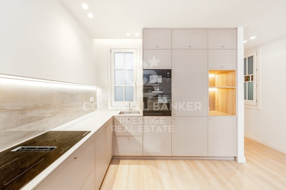 Apartment in Eixample, Barcelona, Spain 5 - 18500861
