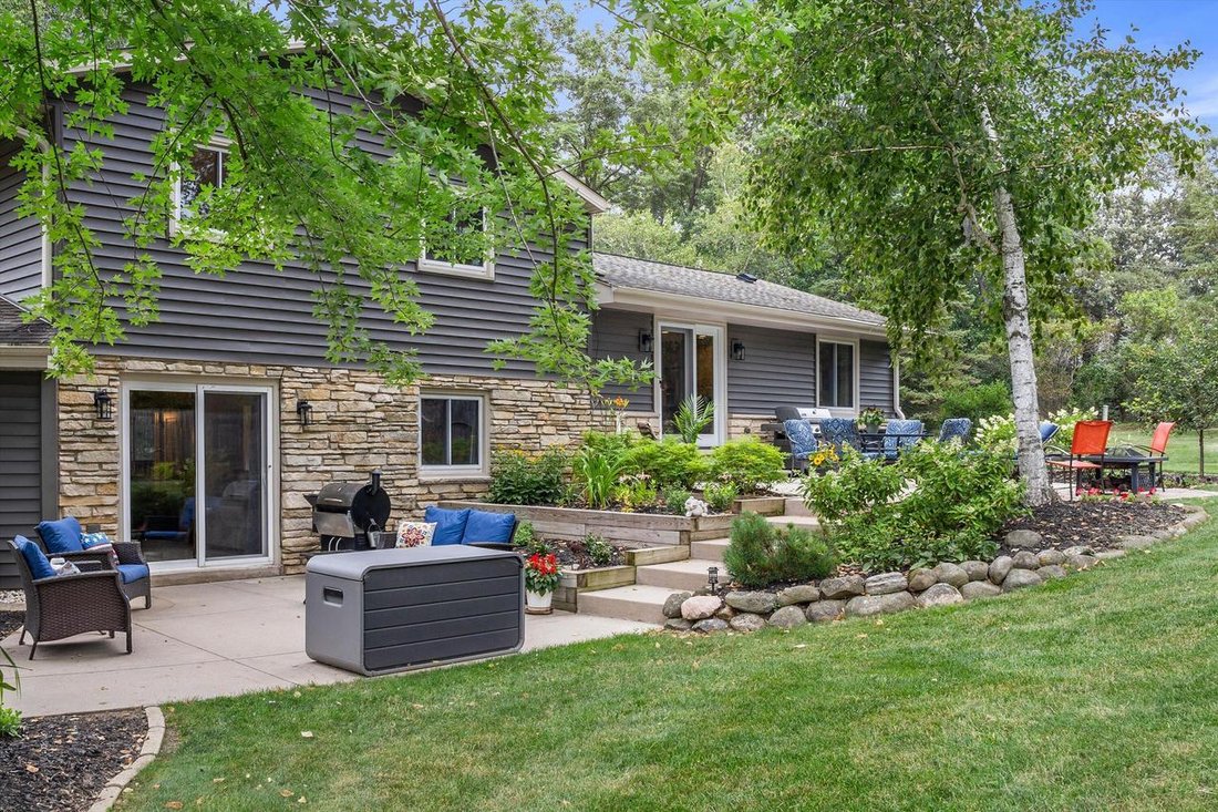 House in Dousman, Wisconsin, United States 4 - 18502280