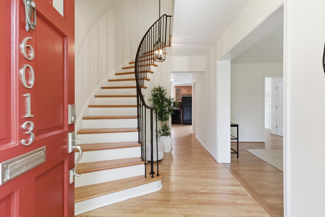 Townhouse in West Springfield, Virginia, United States 2 - 18500436