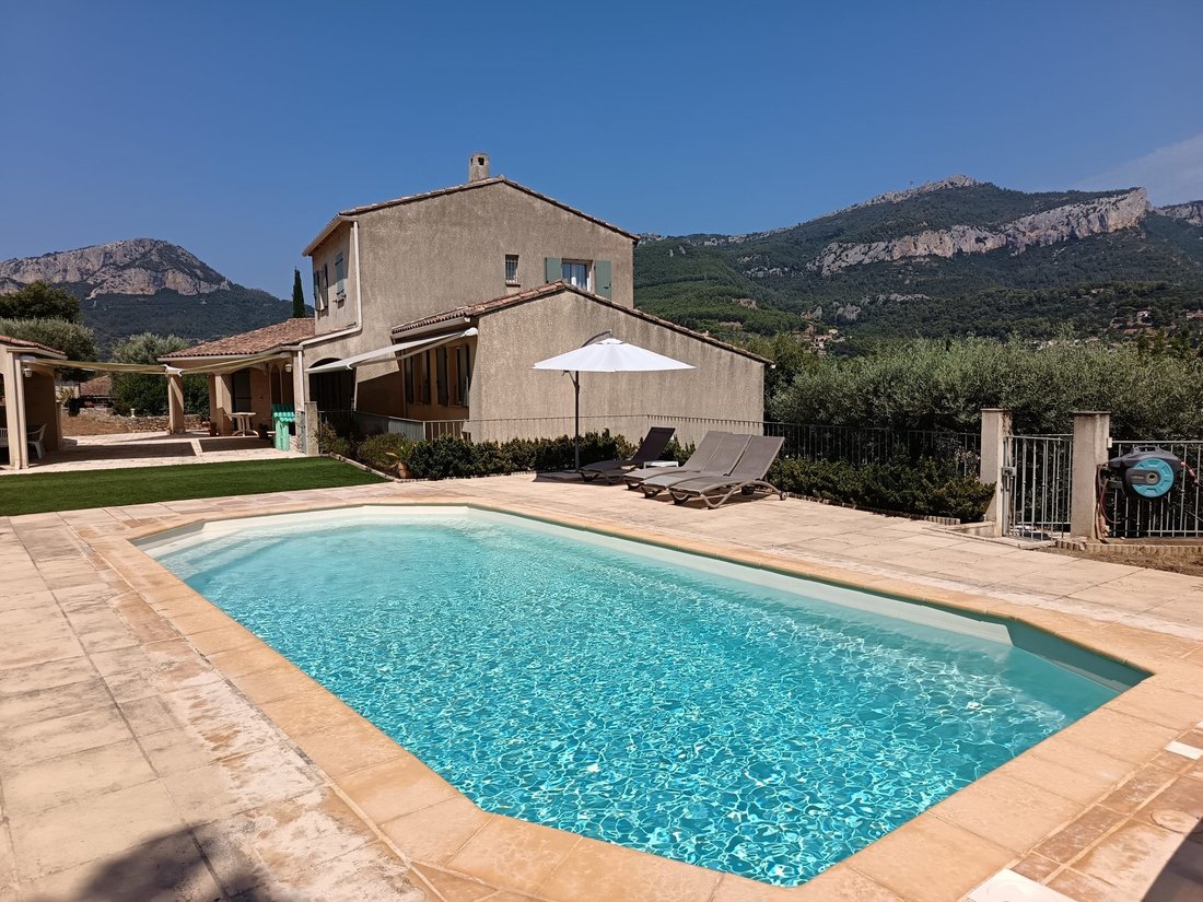 Villa in Le Revest-les-Eaux, Provence-Alpes-Côte d'Azur, France 2 - 18505127