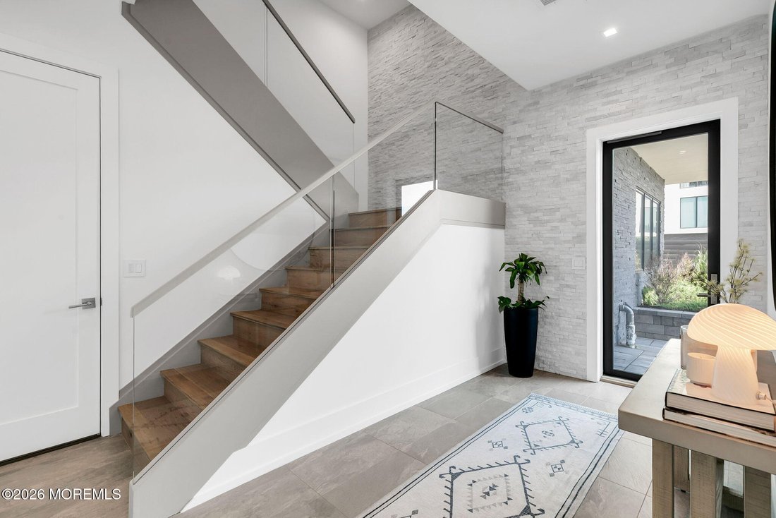 Condo in Long Branch, New Jersey, United States 5 - 18505327