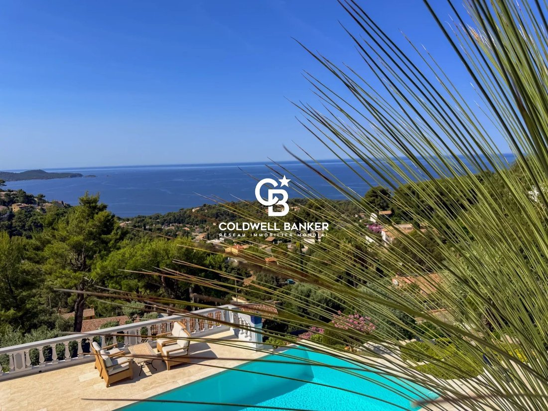 Villa in Carqueiranne, Provence-Alpes-Côte d'Azur, France 1 - 18090190