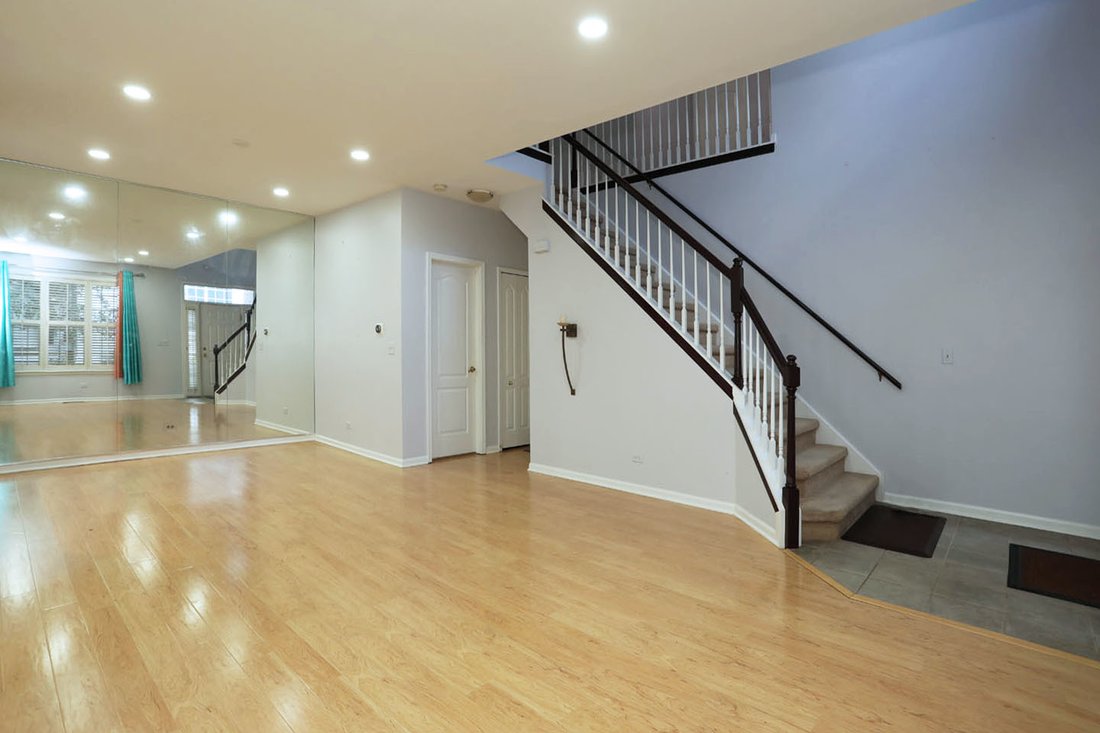 Townhouse in Schaumburg, Illinois, United States 4 - 18502925
