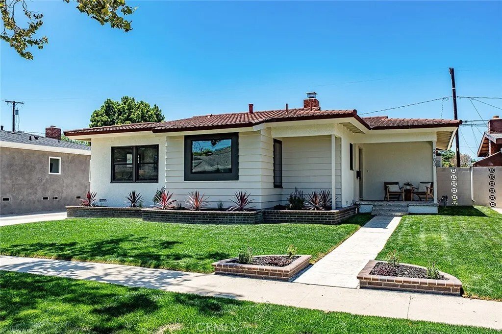 House in Signal Hill, California, United States 2 - 18503044