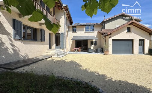 House in Corbonne-Centre-Maréchaux, Saint-Ismier, France 1