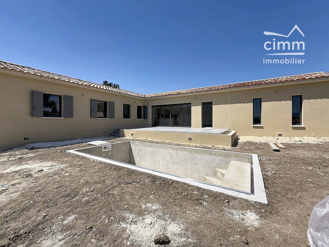 Villa in Mazan, Provence-Alpes-Côte d'Azur, France 2 - 17554214