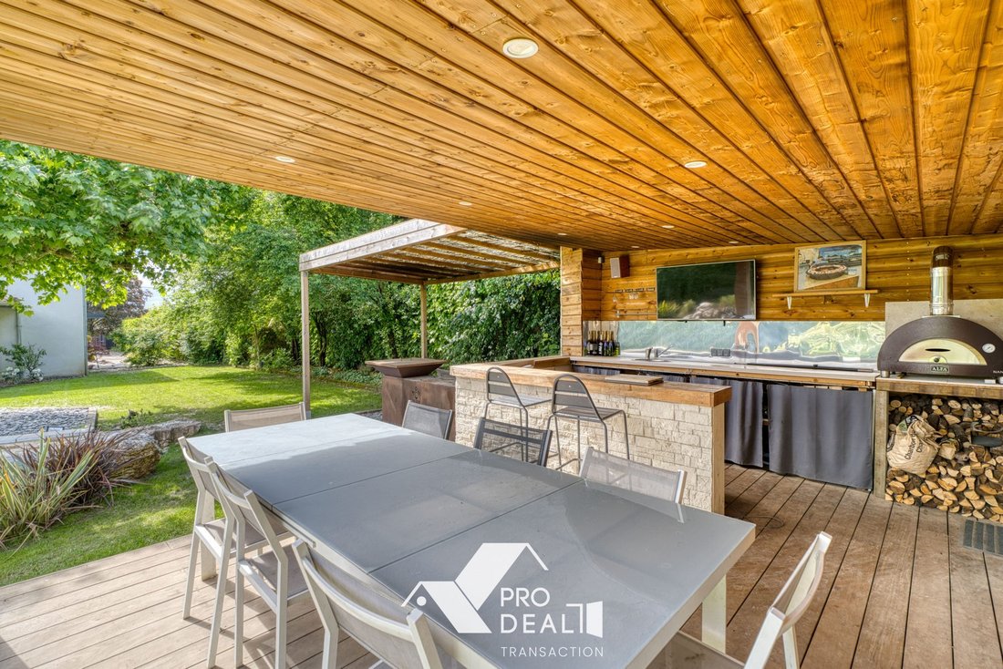 Villa in Saint-Bernard, Auvergne-Rhône-Alpes, France 5 - 17912445
