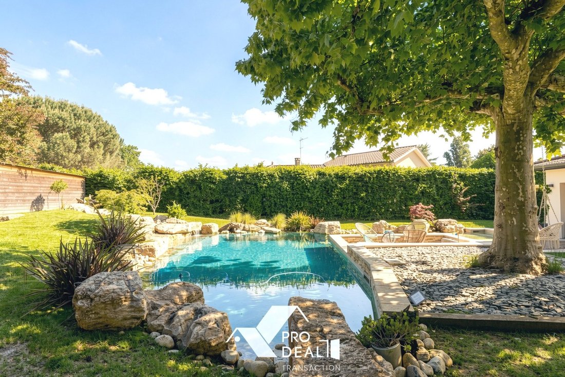 Villa in Saint-Bernard, Auvergne-Rhône-Alpes, France 2 - 17912445