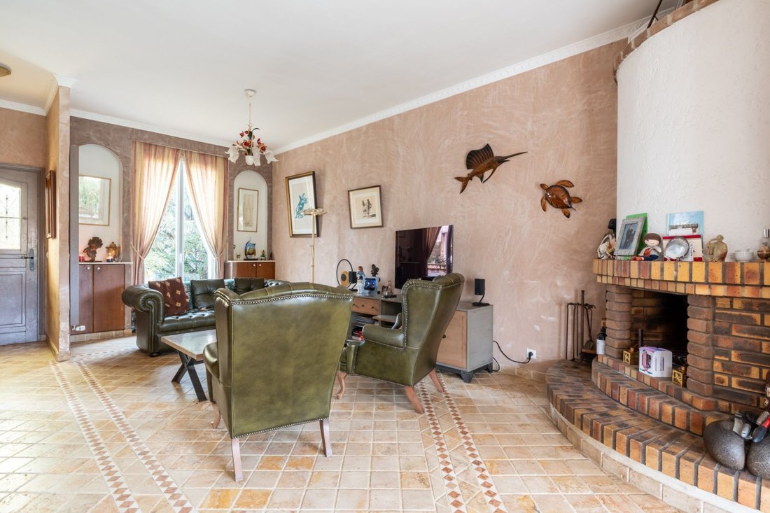 House in Chatou, Ile-de-France, France 5 - 18499955
