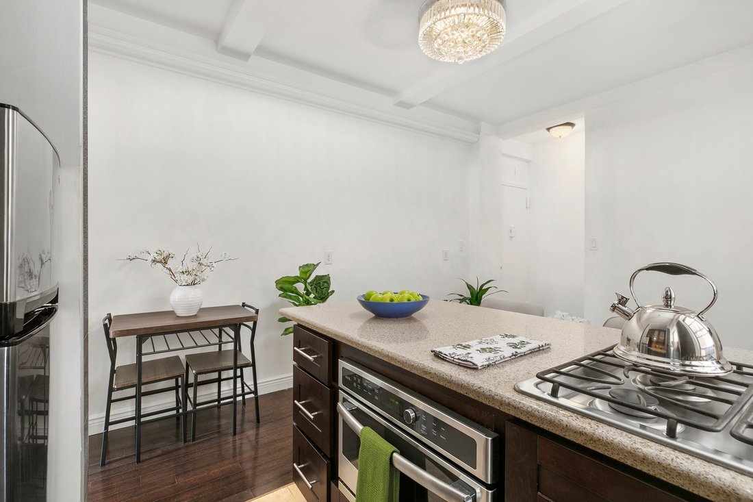 Co Op in New York, New York, United States 5 - 18503956