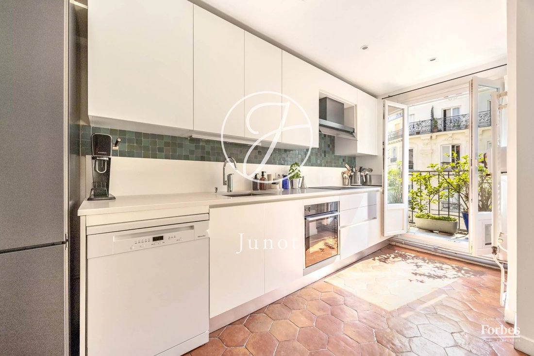 Apartment in Clignancourt-Jules Joffrin, Paris 18e Arrondissement, Paris 4 - 18491597