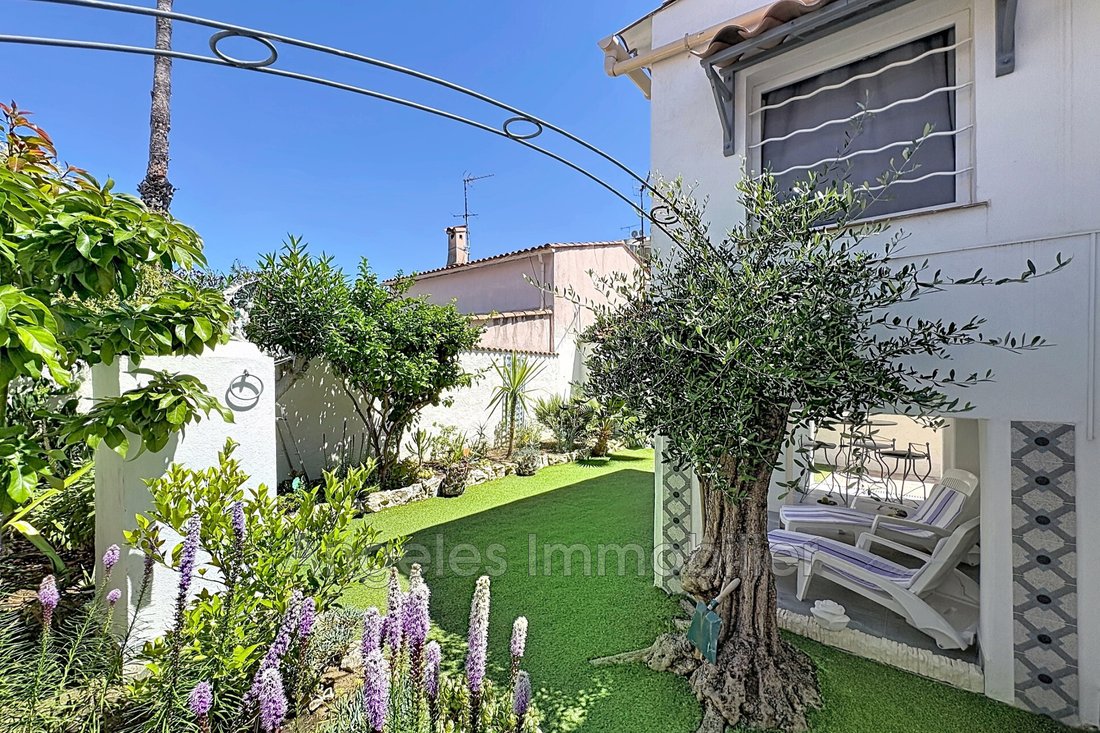 Villa in Centre, Vallauris, France 3 - 18499871