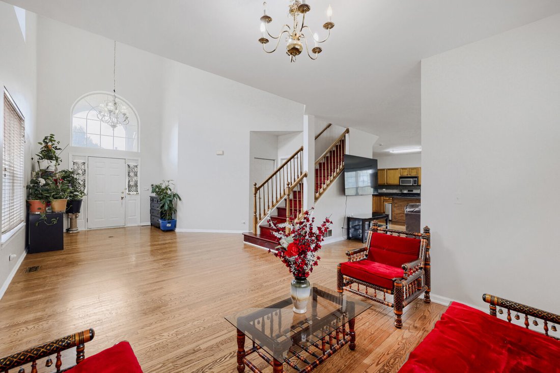 House in Streamwood, Illinois, United States 3 - 18499455