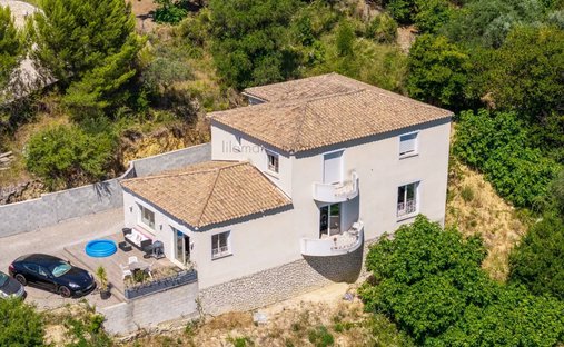 Villa in Les Issarts, Vallauris, France 1