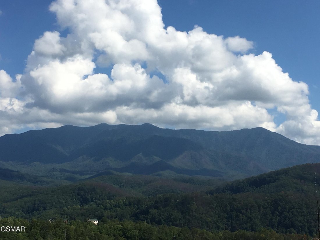 House in Gatlinburg, Tennessee, United States 2 - 18500450