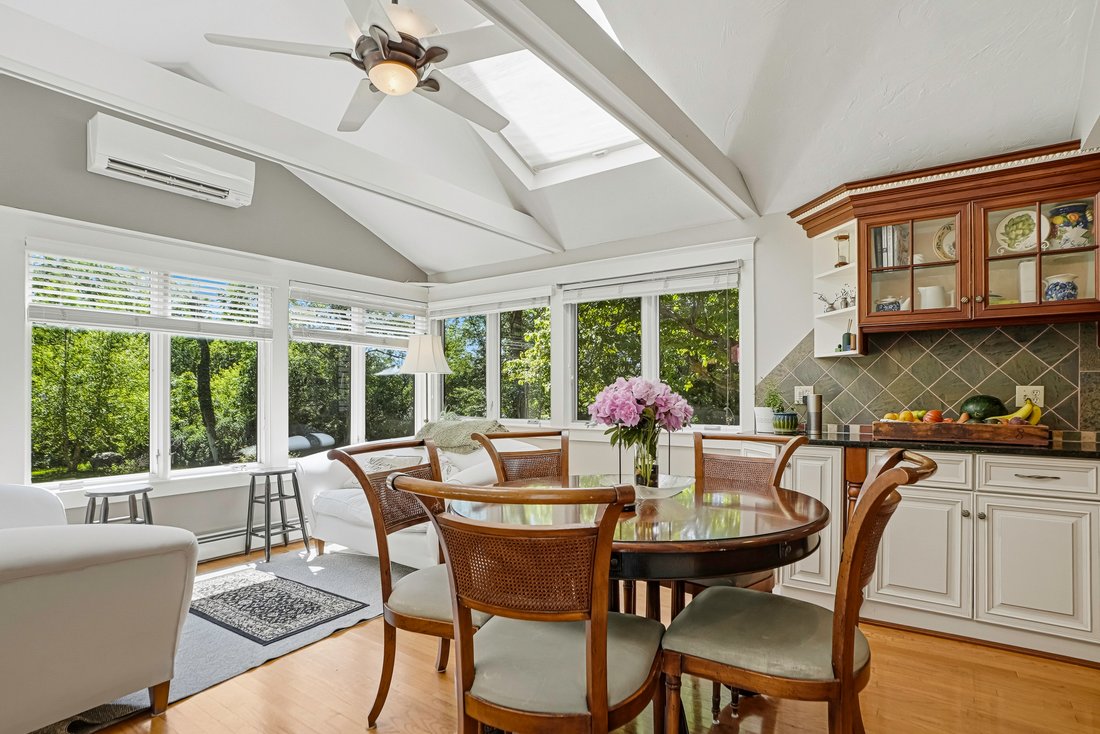 House in Medway, Massachusetts, United States 2 - 18500731