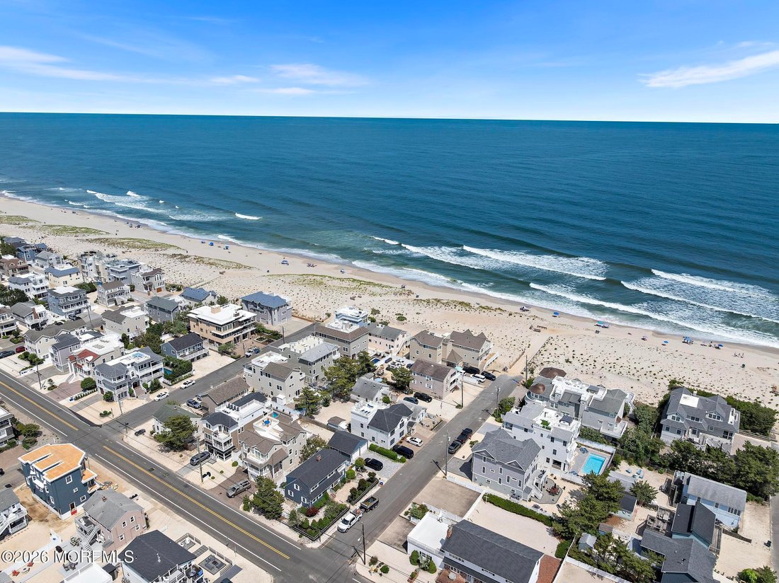 House in Ship Bottom, New Jersey, United States 5 - 18502283