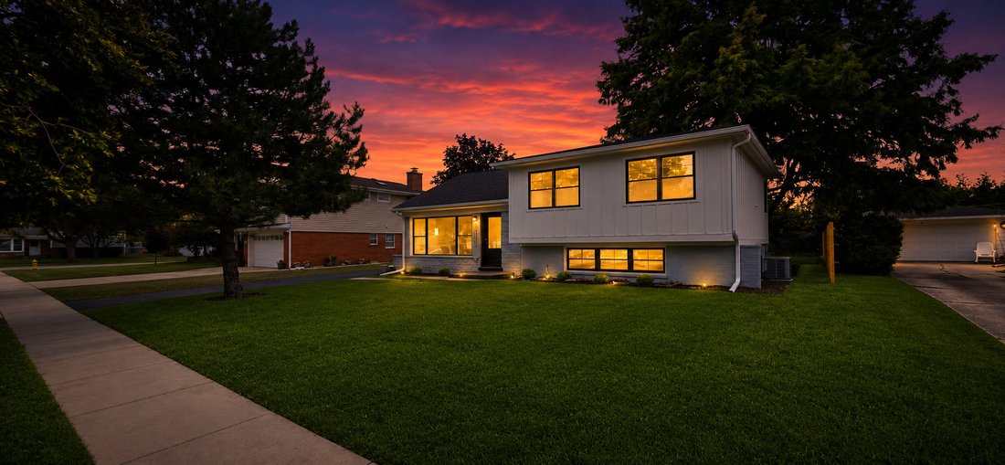 House in Mount Prospect, Illinois, United States 2 - 18488378