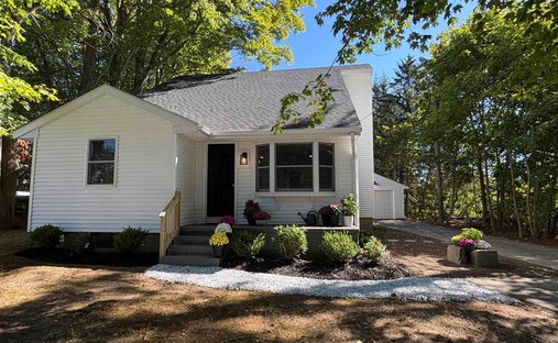 House in Newfields, New Hampshire, United States 1