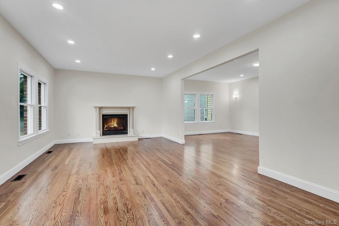 House in East Hills, New York, United States 5 - 18493564