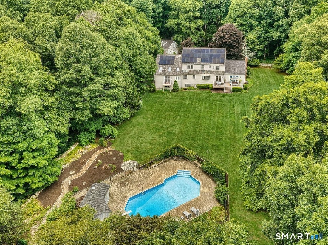 House in Newtown, Connecticut, United States 2 - 18445909