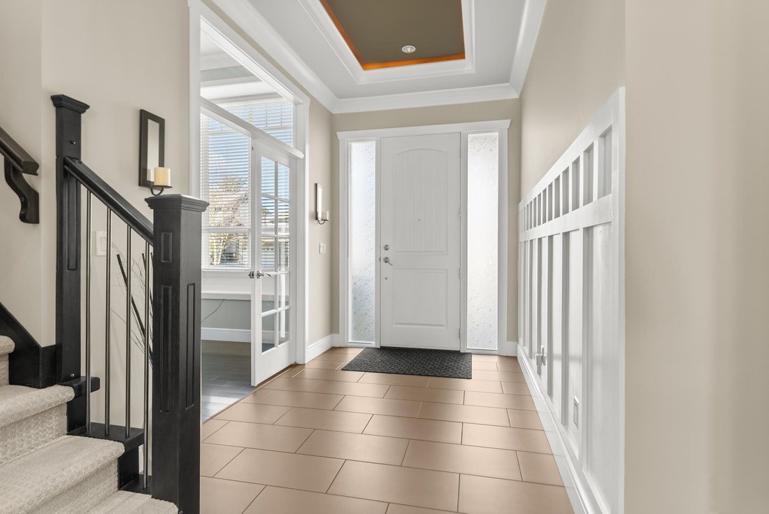 House in Surrey, British Columbia, Canada 2 - 18504924
