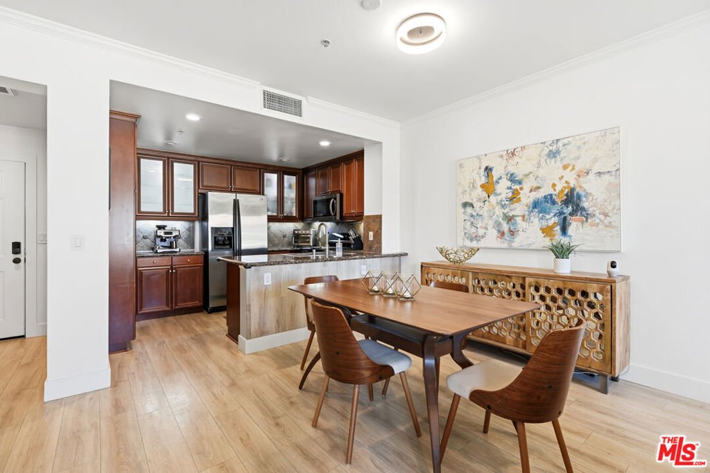 Condo in Los Angeles, California, United States 5 - 18501910