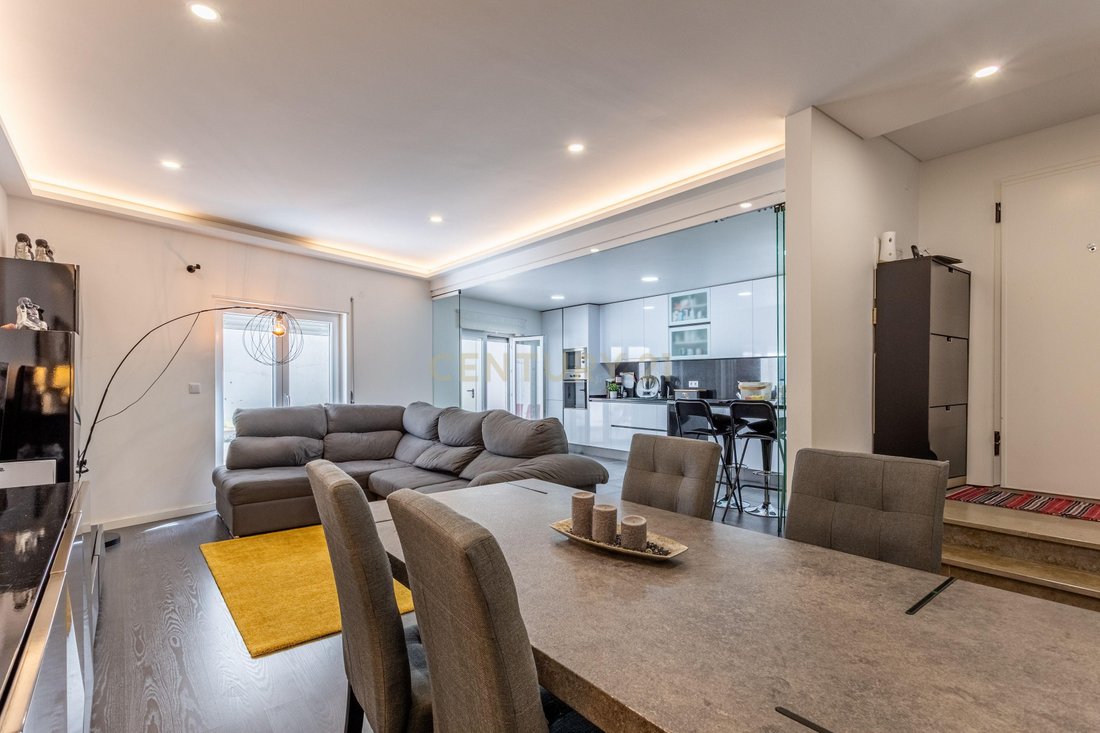 Apartment in Ramada e Canecas, Lisbon, Portugal 5 - 17708464