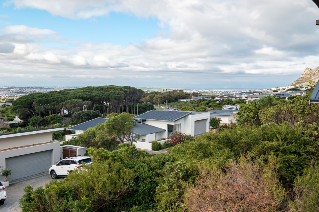 House in Muizenberg Mountains, Southern Suburbs, Cape Town 4 - 18504157