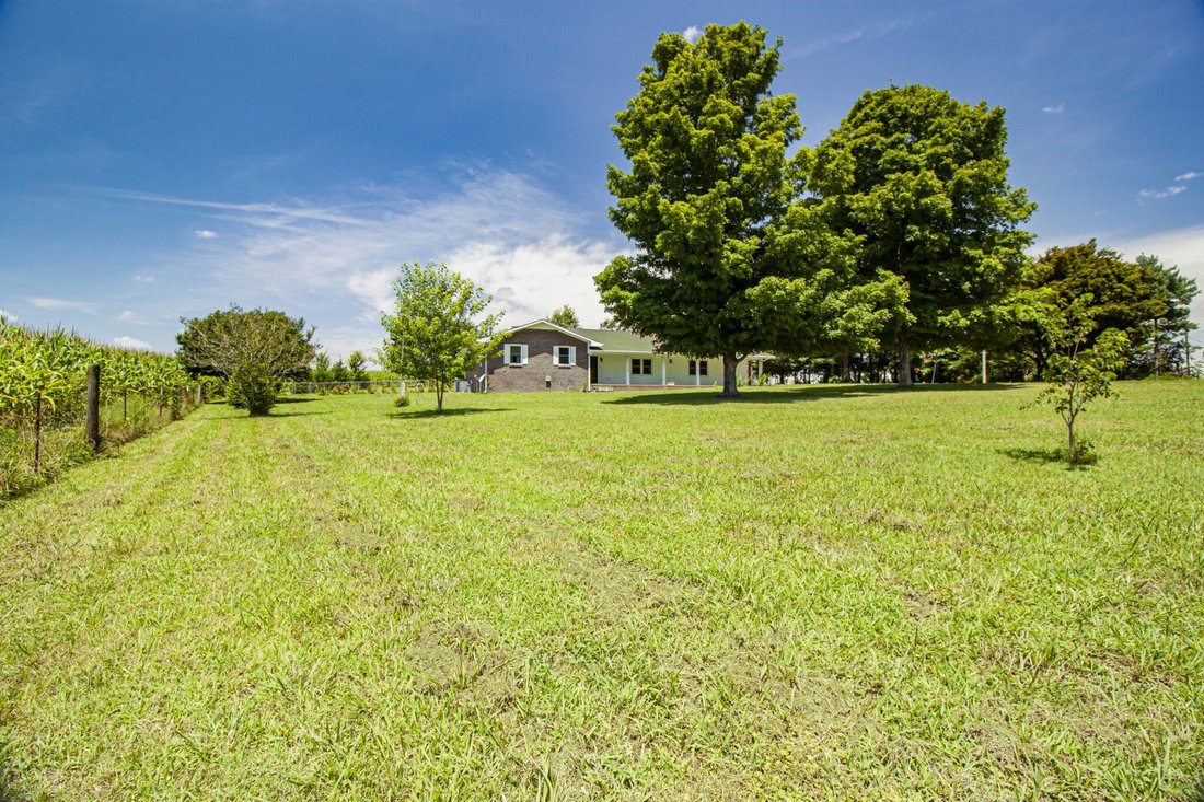 House in Tullahoma, Tennessee, United States 5 - 18502622