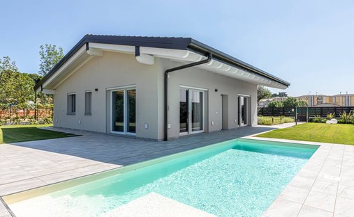 Villa in Entroterra, Desenzano del Garda, Lombardy 1
