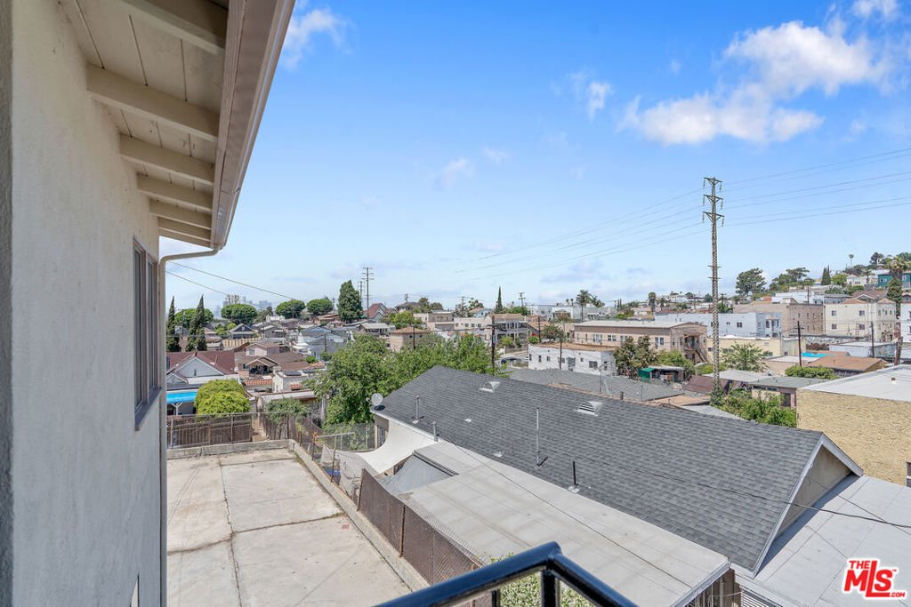 East Los Angeles, California, United States 3 - 18501911