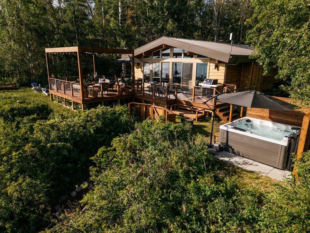 House in Birchcliff, Alberta, Canada 1 - 18504763