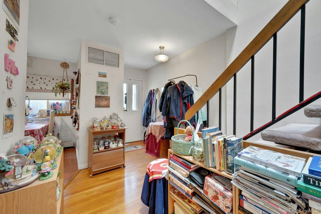 New Rochelle, New York, United States 2 - 18481679