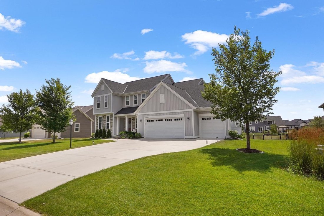 House in Pewaukee, Wisconsin, United States 2 - 18505357