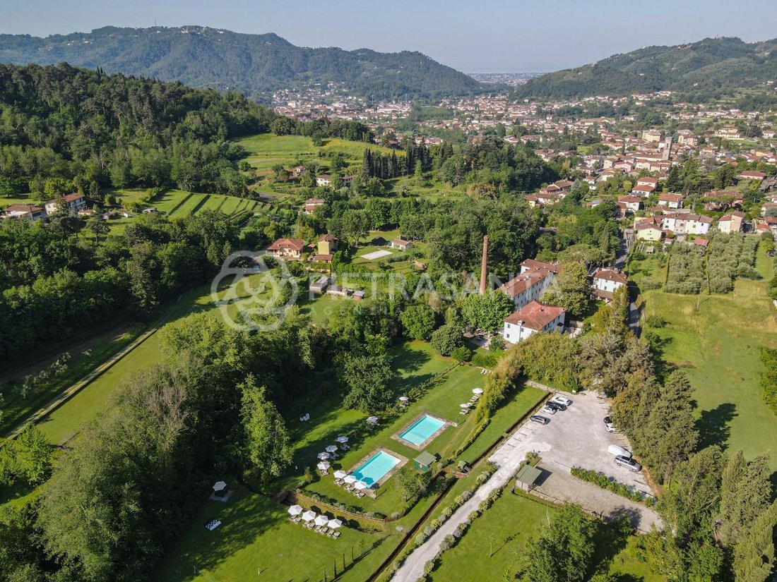 Villa in Camaiore, Tuscany, Italy 2 - 18503421
