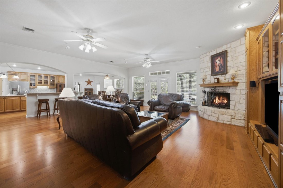House in Elgin, Texas, United States 5 - 18502405