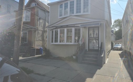 House in New York, New York, United States 1
