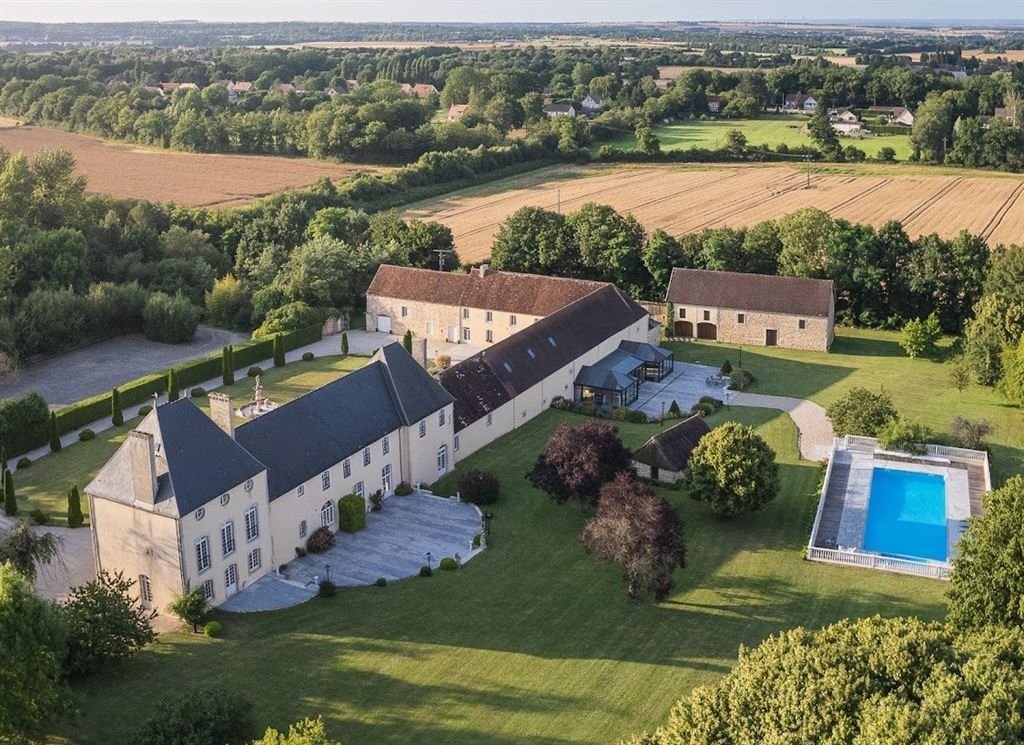 Estate in Périphérique, Falaise, France 1 - 18504135